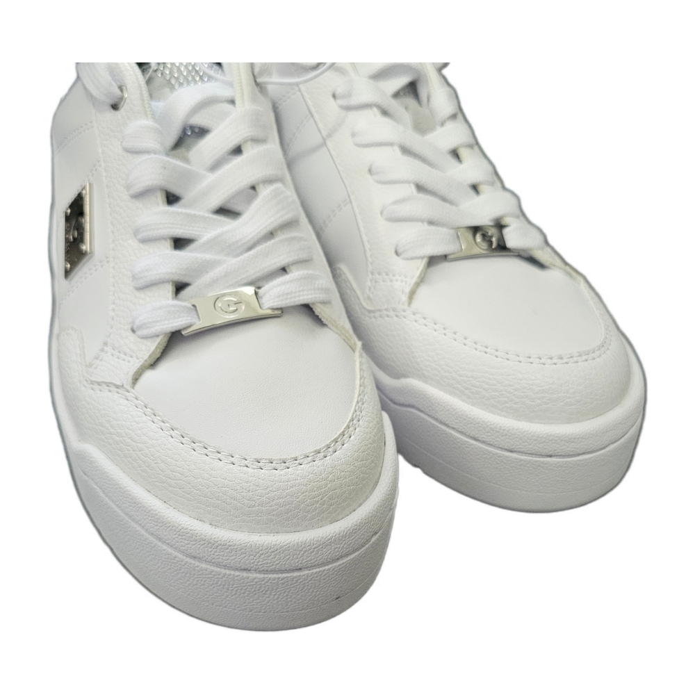 GBG Los Angeles Rhinestone White Sneakers Size 9.5 NWT - Picture 2 of 6
